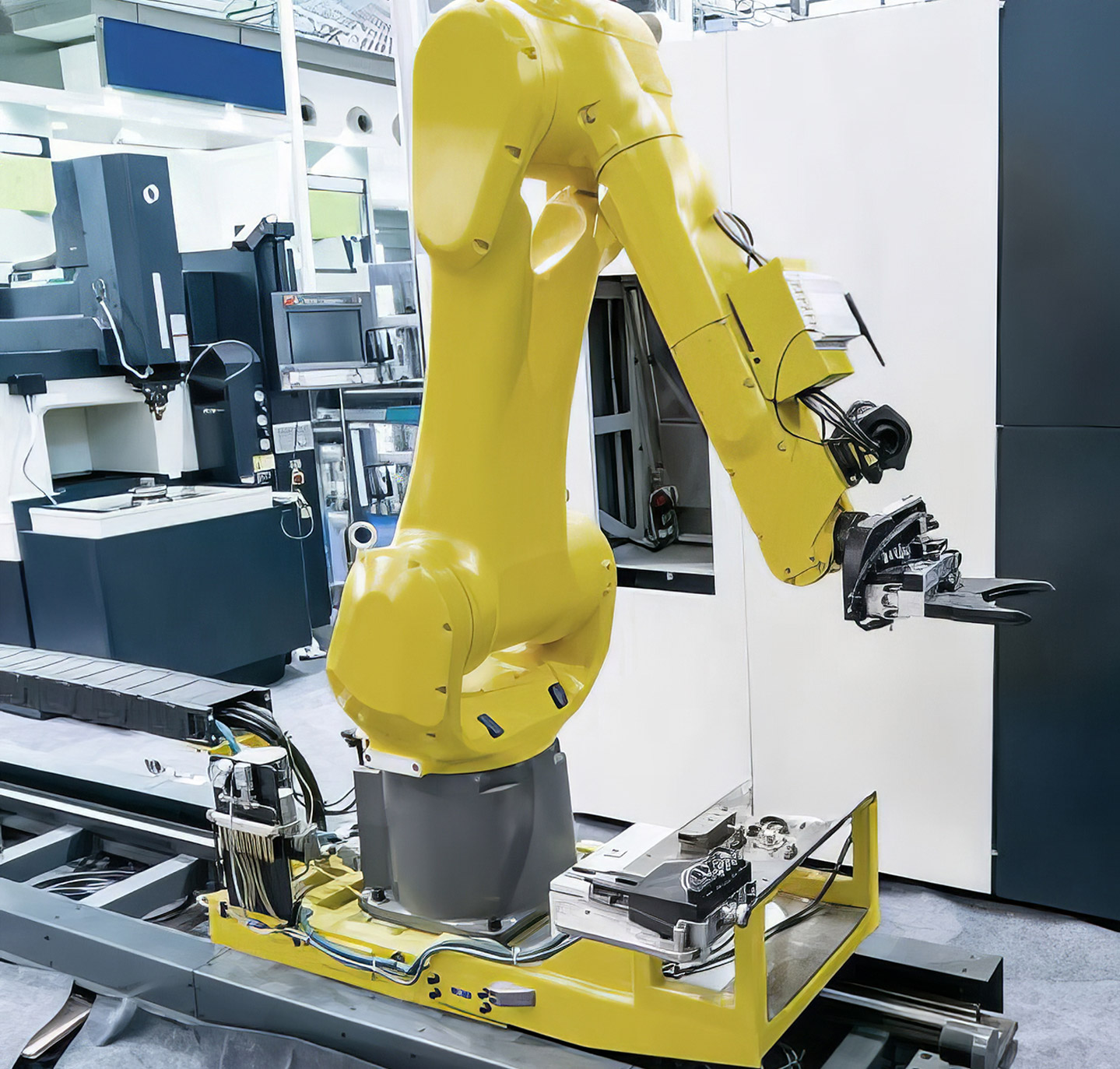 Robot Enable the Smart Factory